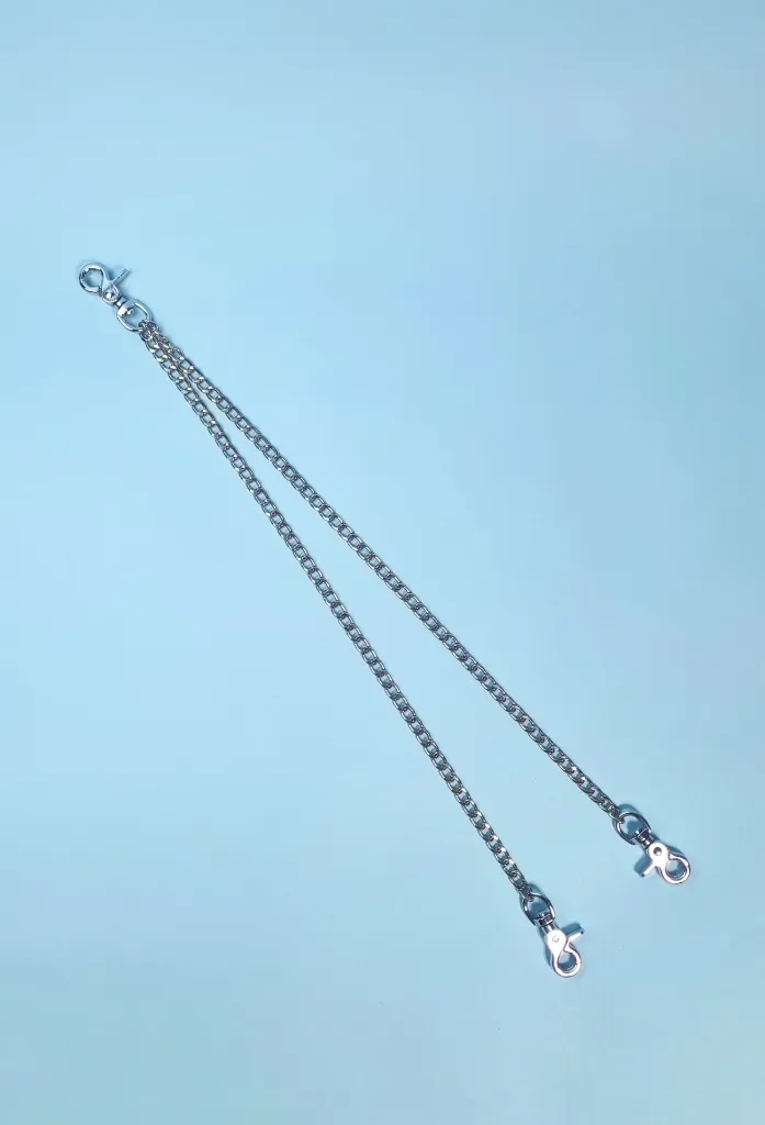 accroche-bondage-chaine.webp
